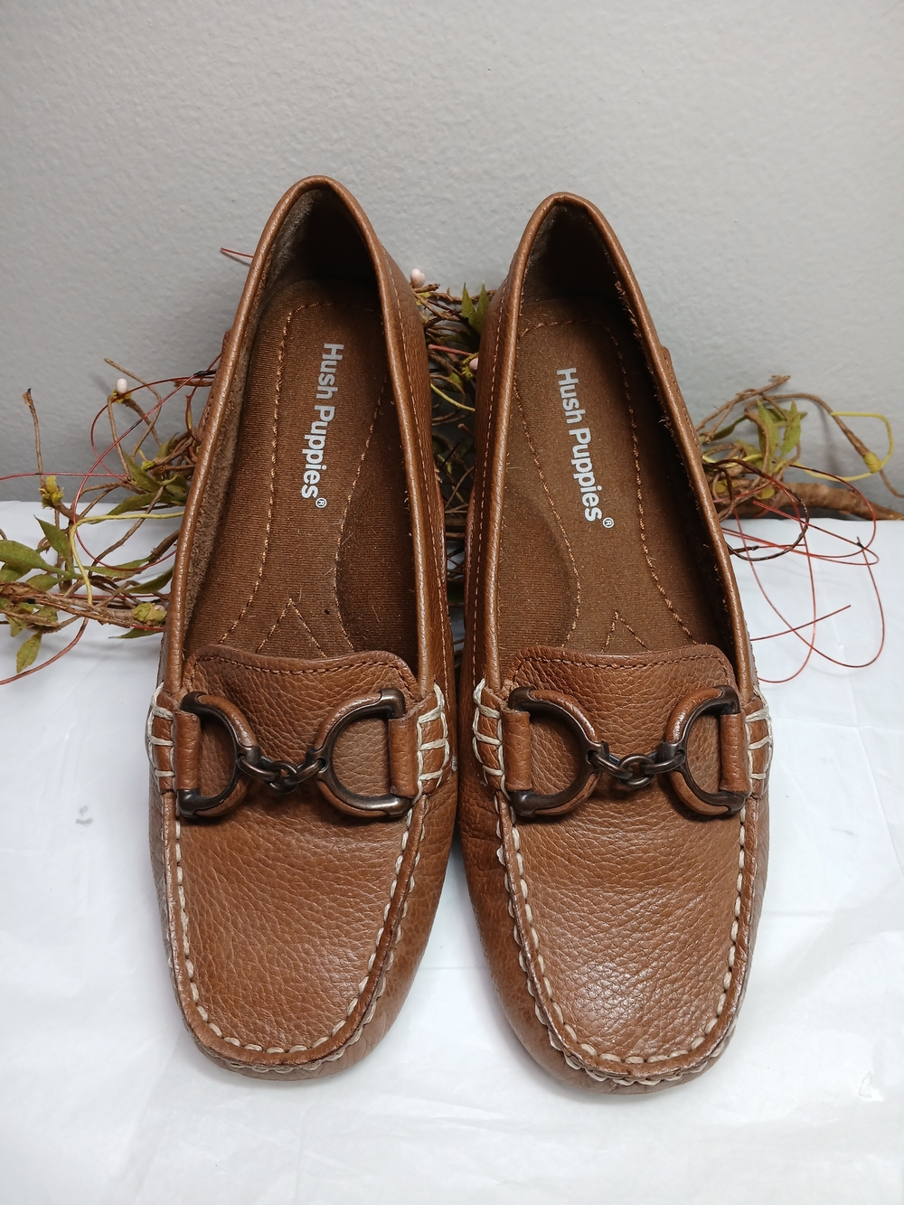 Hush Puppies Women's Brown Leather Bit-Accent Loafers *Scuffing Under Front*